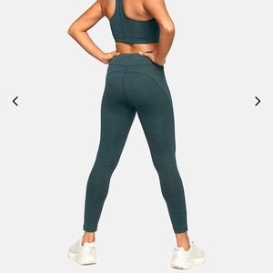 Outdoor Voices Green Techsweat Leggings M 7/8